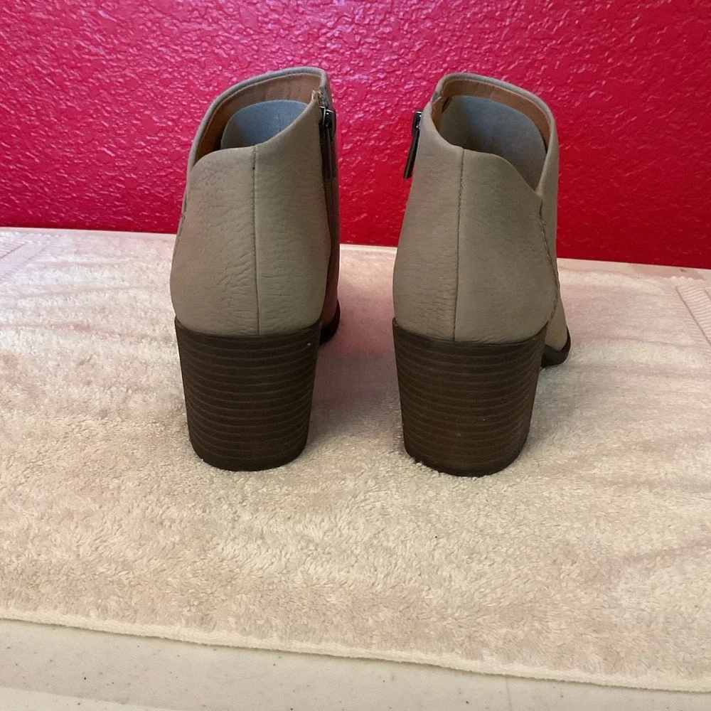 Lucky Brand Bellita Embossed Nubuck/Seneca Ankle Booties, 8.5M